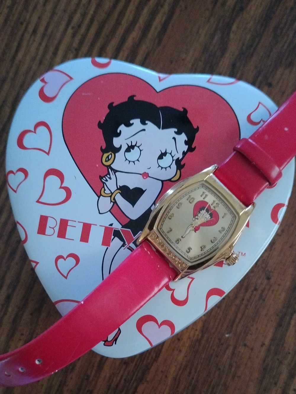 Betty Boop Gold-Tone Watch with Red Strap Vintage 2003
